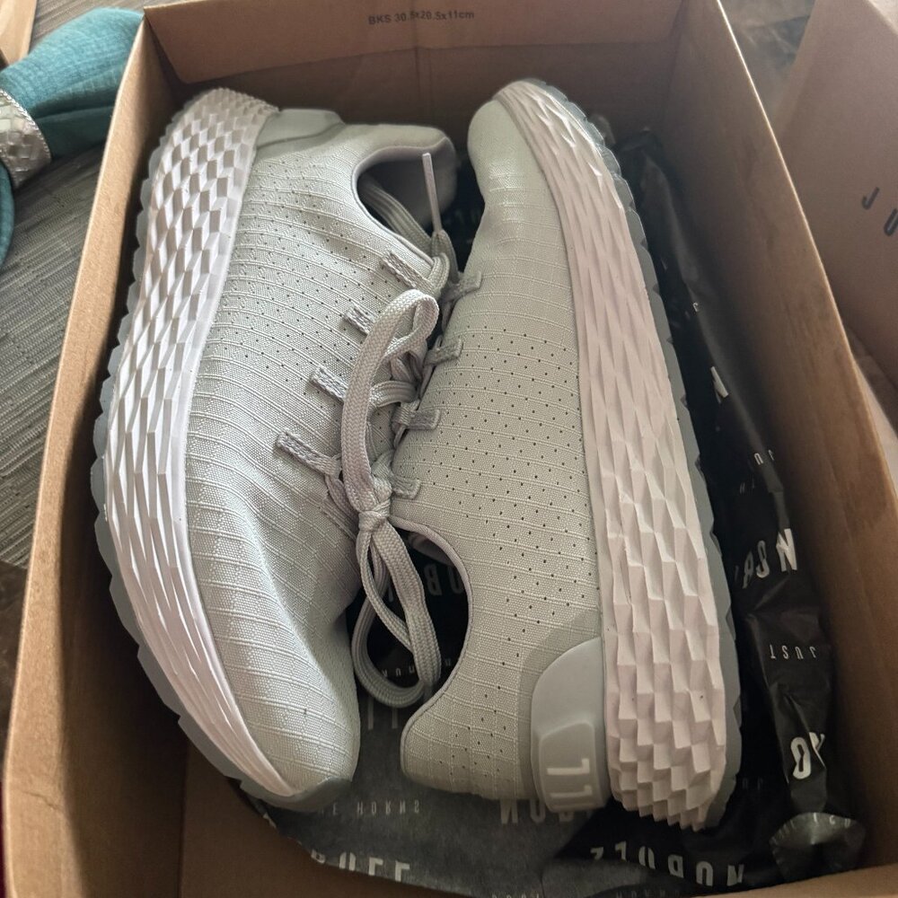 BRAND NEW NOBULL WOMEN'S ALL DAY RIPSTOP GREY 7.5